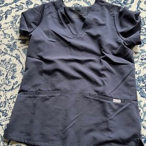 Figs two pocket scrub top